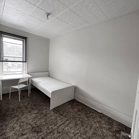 Rooms Available Downtown Winnipeg Exteriör bild